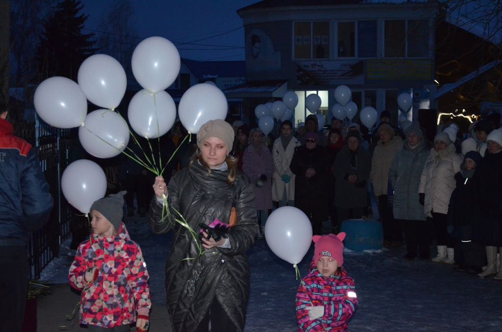 В Городище почтили память погибших при пожаре в Кемерово